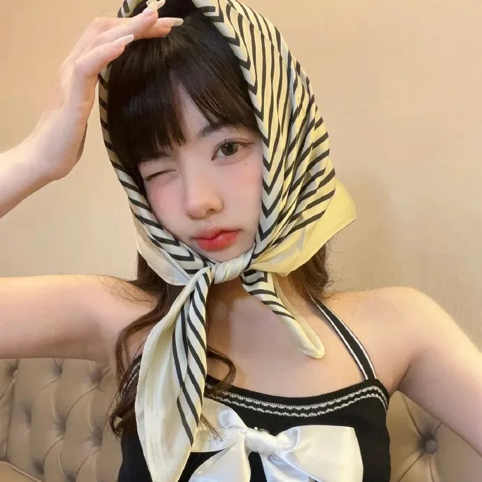 闪耀的她